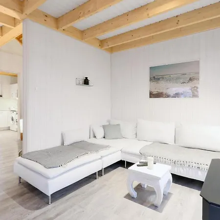 Semesterbostad Stunning In Ostseeresort With Sauna