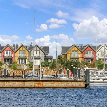 Semesterbostad Stunning In Ostseeresort With Sauna *